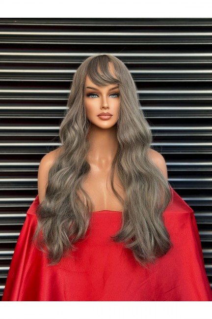 Gri Dalgalı Perçemli Peruk Model 55-65 Cm Uzunlukta Gri Dalgalı Perçemli Peruk Model 55-65 Cm Uzunlukta